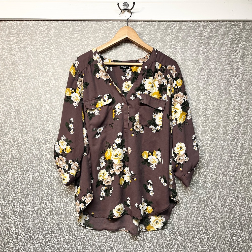 2 (18/20) 2x Torrid Harper Floral Printed Top